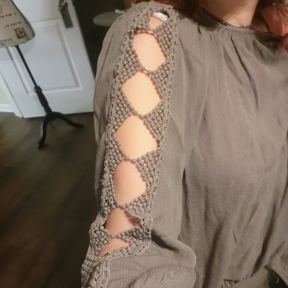American Rag Army Green blouse - Picture 5 of 6